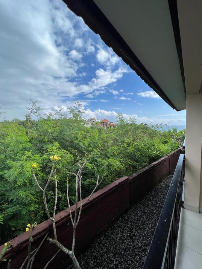 Ocean Breeze Uluwatu Apartments Bagian luar foto